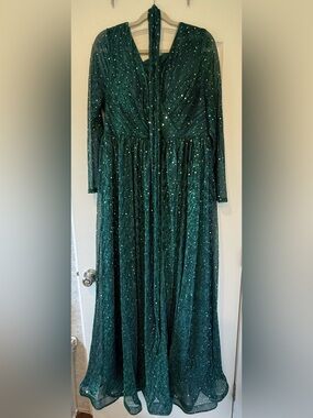 Sparkling Emerald Green Long Sleeve Maxi Dress